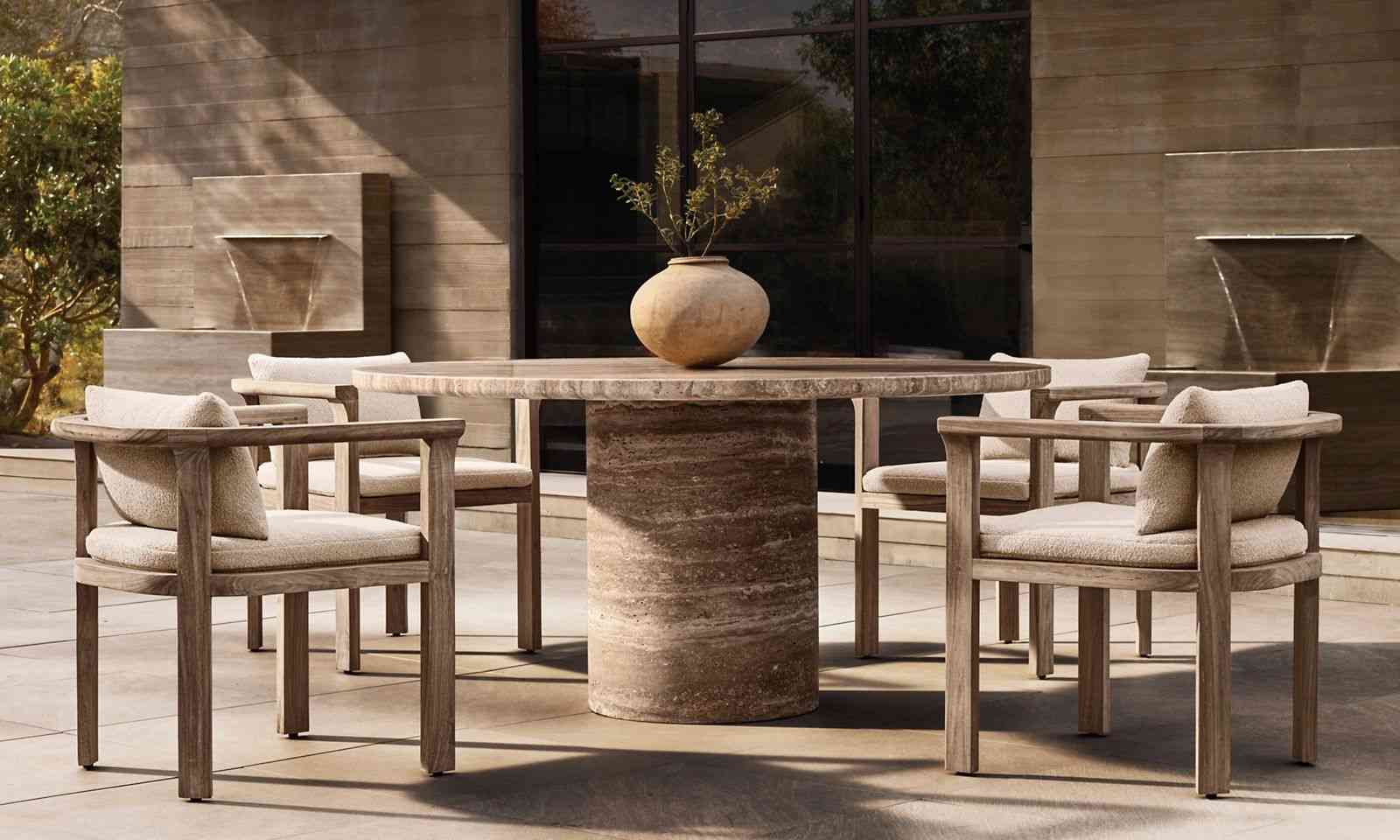 How do you refinish teak outdoor furniture？