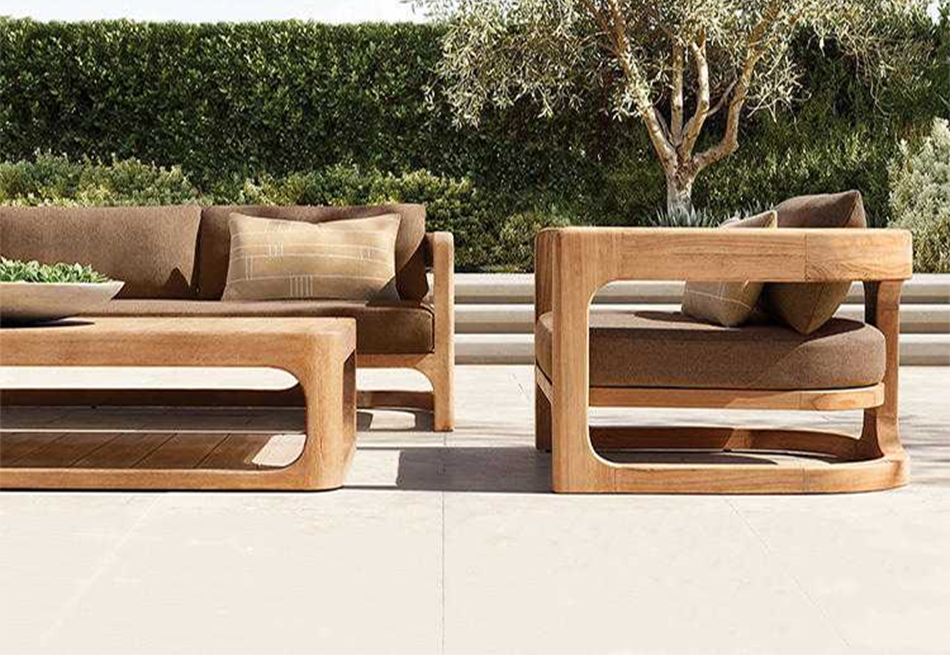 How to keep birds off outdoor furniture？